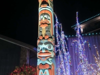 3Casino-Hotel-Totem-Pole-With-Lights
